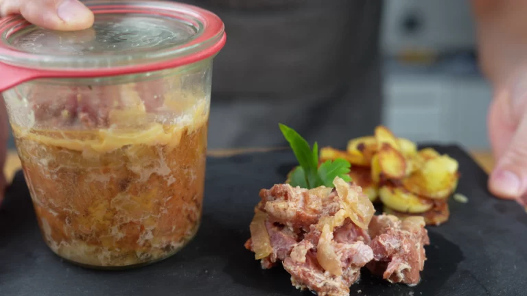 Onion meat in a jar - finished
