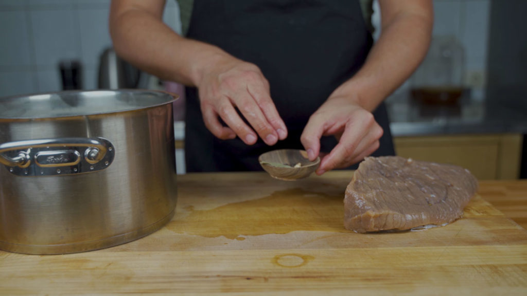 Preparing spiced cooking liquid for corned beef