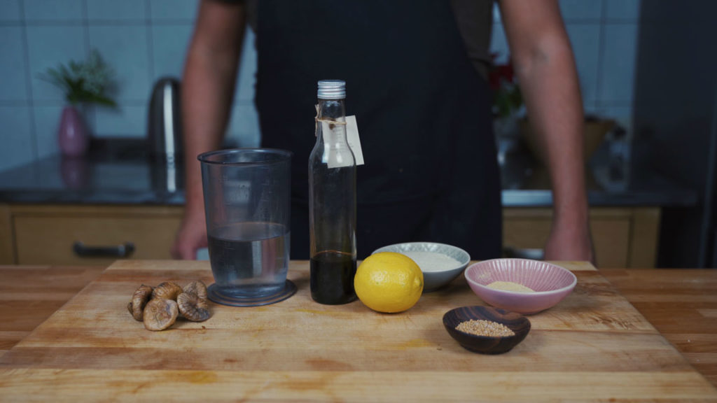 All the ingredients for homemade fig mustard