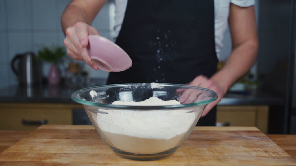 Mix the flour and salt