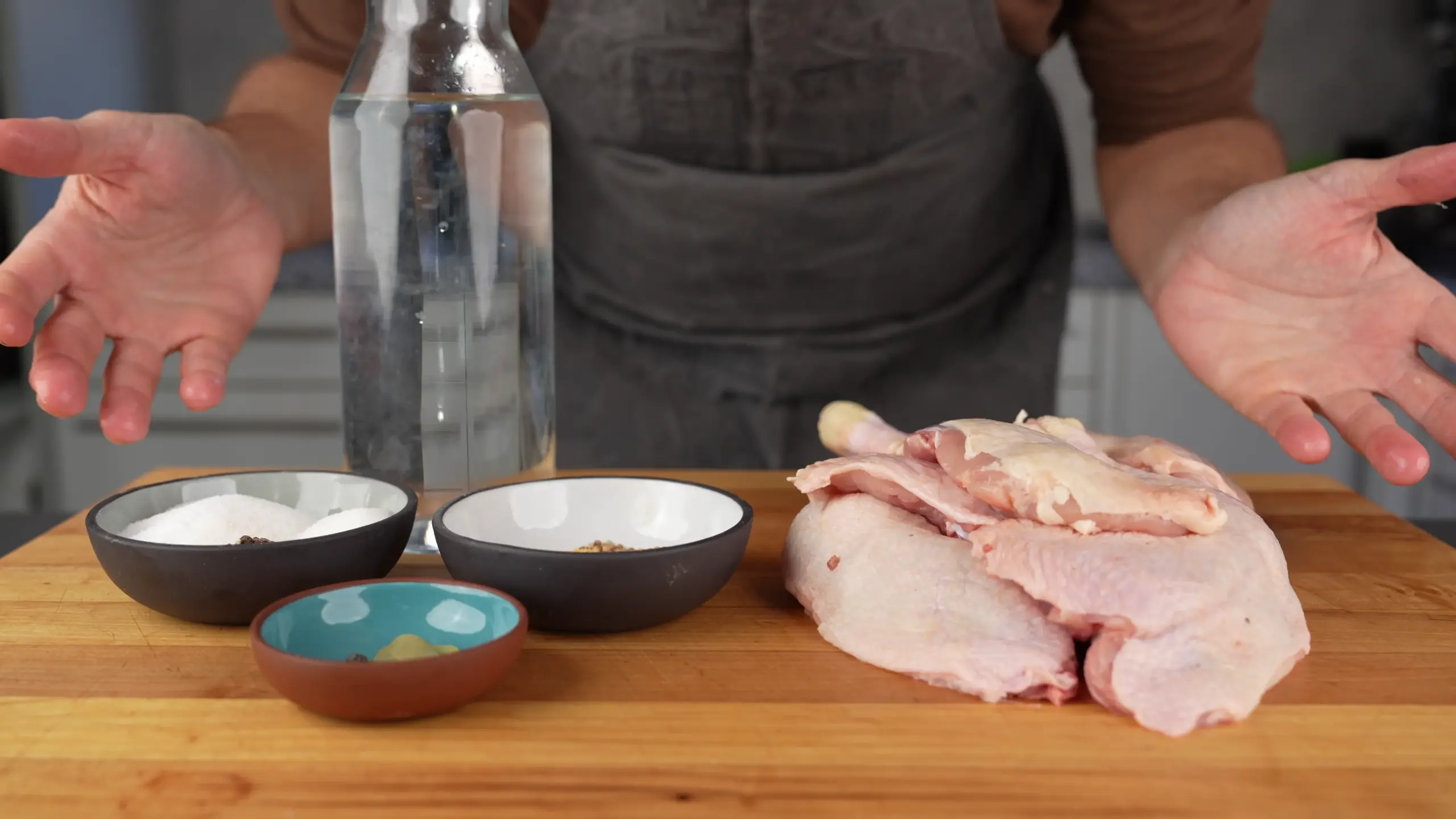 All ingredients for Kasslerhähnchen: chicken legs, water, salt, Cure #1 and spices