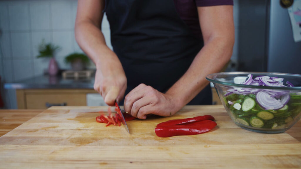 Slicing the bell pepper