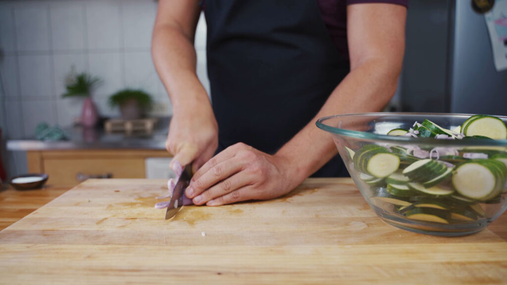 Slicing the shallots