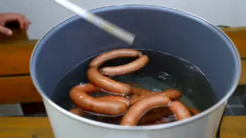 How to Poach Sausage – Temperature and Timing