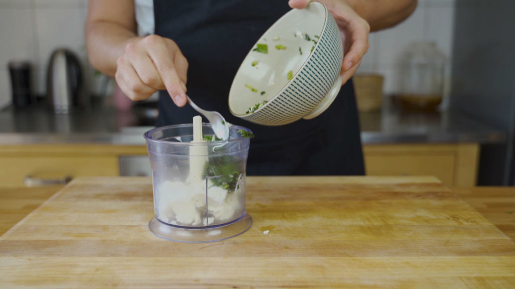 Spinach and feta spread – ingredients in the blender