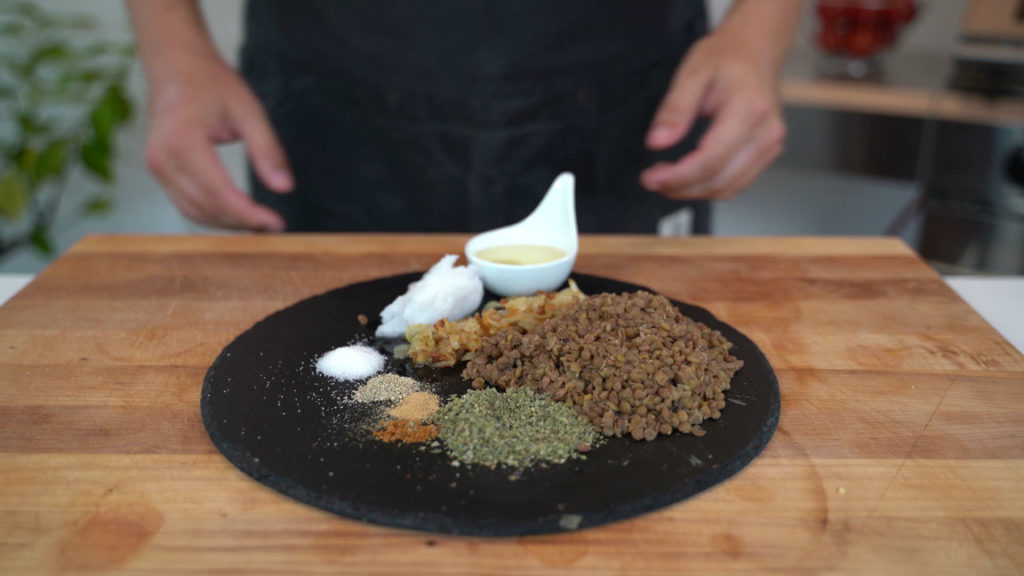 Vegan lentil liverwurst ingredients: small brown lentils (Berglinsen), refined coconut oil, sunflower oil, onions and seasonings