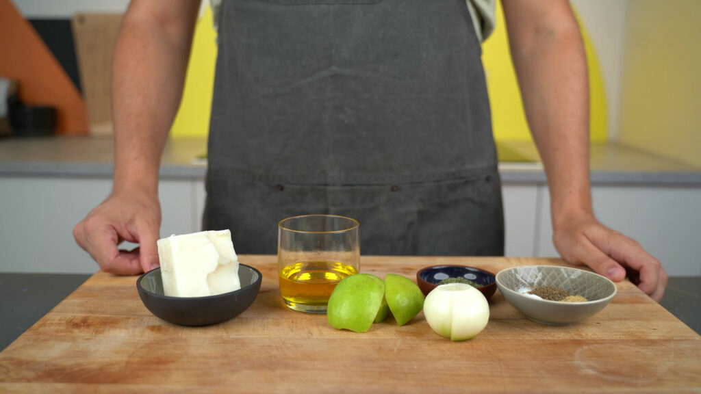 Vegan Schmalz ingredients: refined coconut oil, canola oil, onions, apples and seasonings